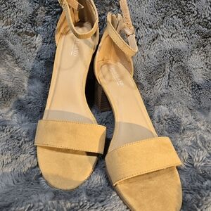 Women’s Tan Suede Ankle-Strap Block Heel Sandals
